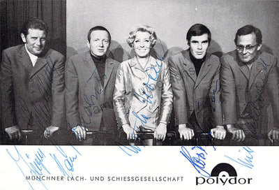 Munchner-lach und Schiessgessellschaft - Photo Signed by 5 Performers