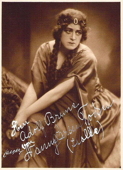 LARSEN-TODSEN, Nanny