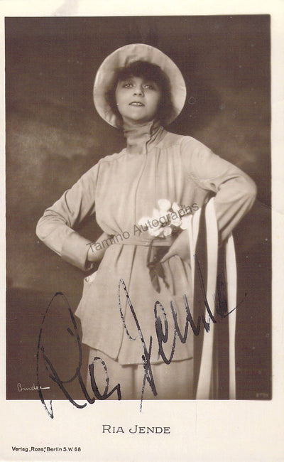 Jende, Ria - Signed Photograph