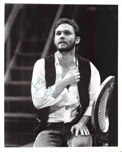 Thomas, Richard - Signed Photo in "Hamlet"