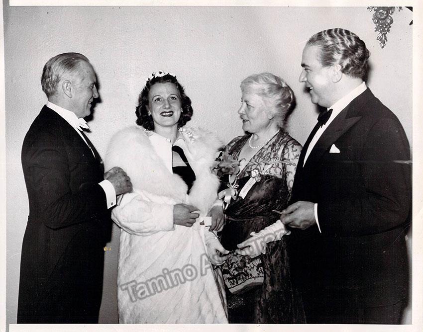 Johnson, Edward - Lot of 13 Unsigned Photos - Tamino