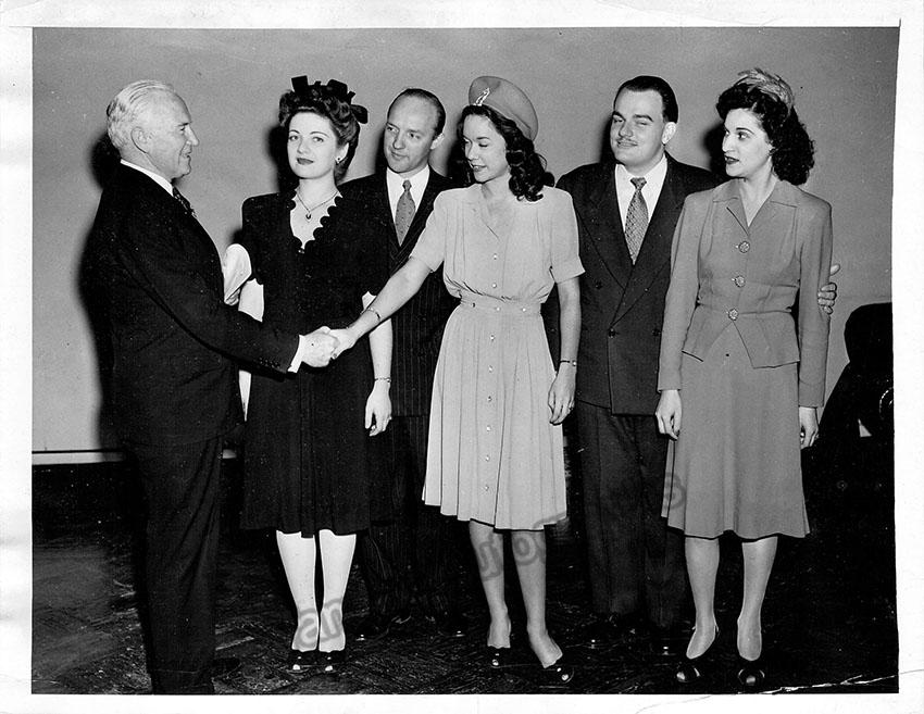 Johnson, Edward - Lot of 13 Unsigned Photos - Tamino