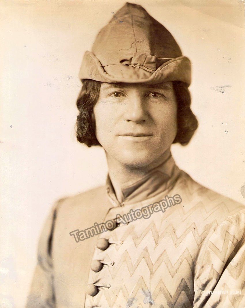 Johnson, Edward - Lot of 13 Unsigned Photos - Tamino