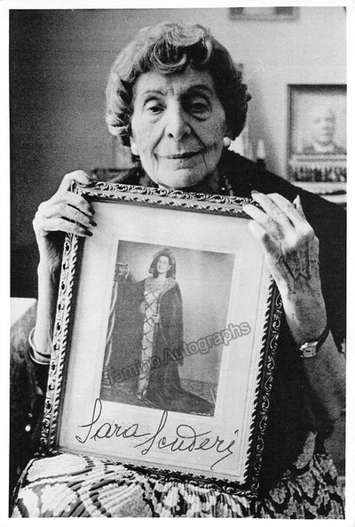 Scuderi, Sara - Signed Photograph