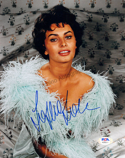 Loren, Sophia - Signed Photograph