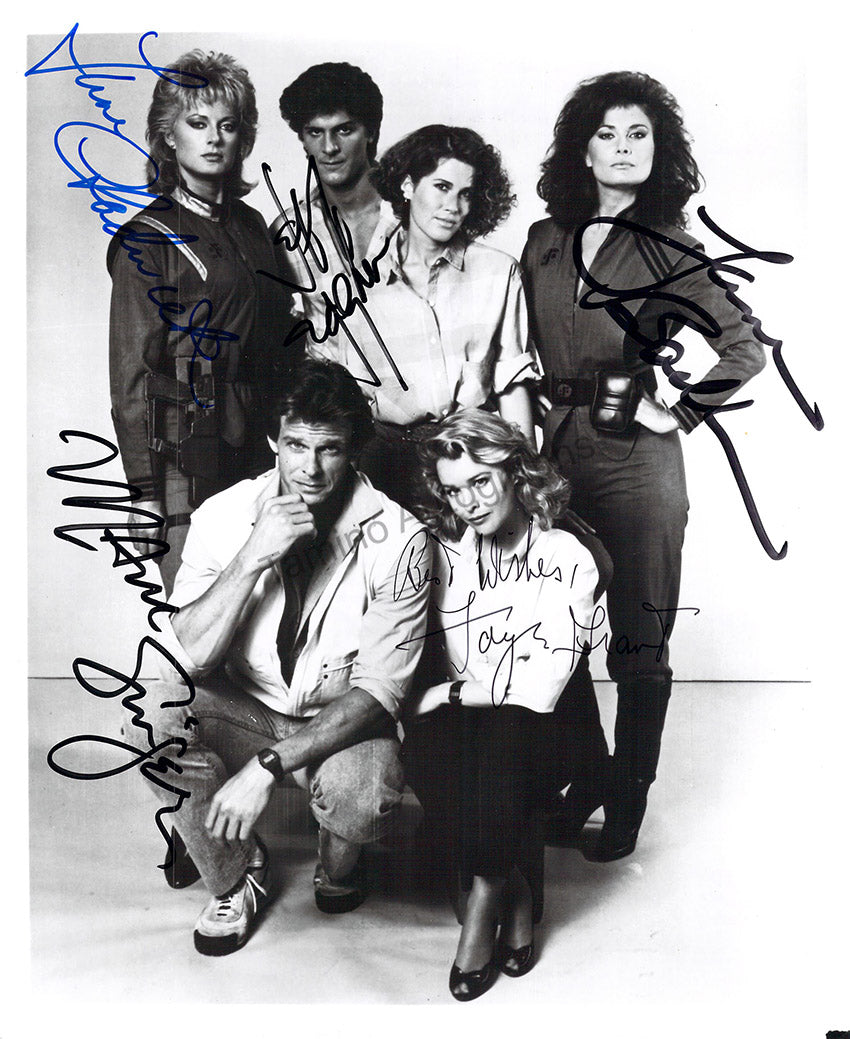 "V" TV Series - Photograph Signed by 5 Co-Stars
