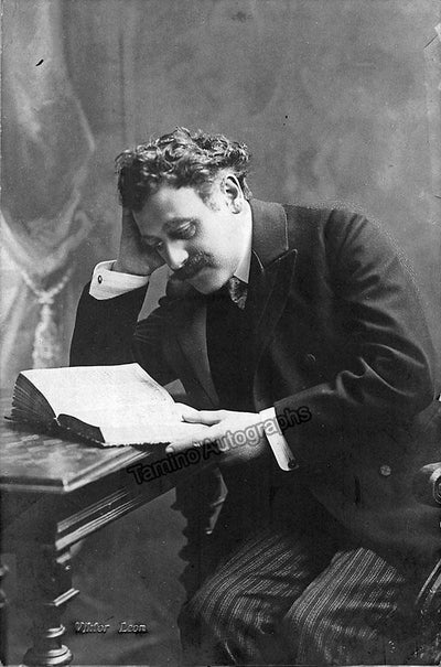 Leon, Victor - Signed Photo Postcard