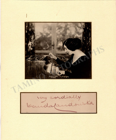 Landowska, Wanda - Signature & Photograph