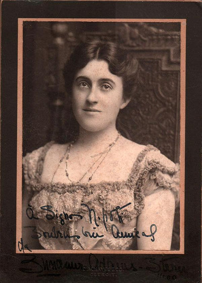 Adams-Stern, Suzanne - Signed Photo 1900