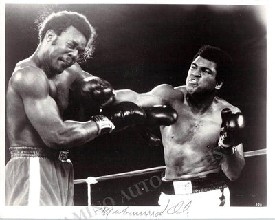Ali, Muhammad - Signed Photo in Combat