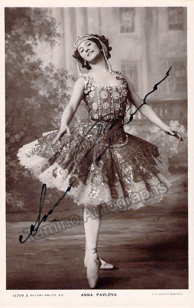 Pavlova, Anna - Signed Photo Postcard Dancing