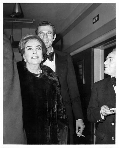 Crawford, Joan - Lot of 37 Unsigned Photos