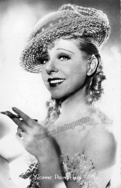 French Actresses - Lot of 13 Unsigned Photos