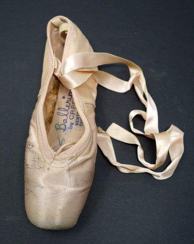 Markova, Alicia - Signed Pointe Shoe
