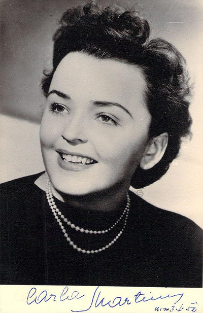 MARTINIS, Carla (Various Autographs)