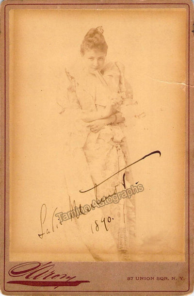 Martinot, Sadie - Signed Photograph