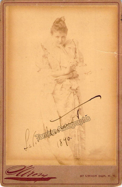 Martinot, Sadie - Signed Photograph