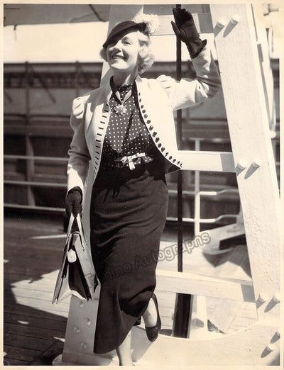 Moore, Grace - Lot of 47 Unsigned Photos