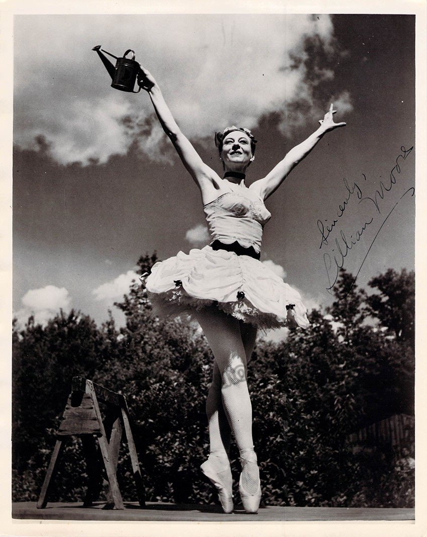 Moore, Lillian - Signed Photo Dancing