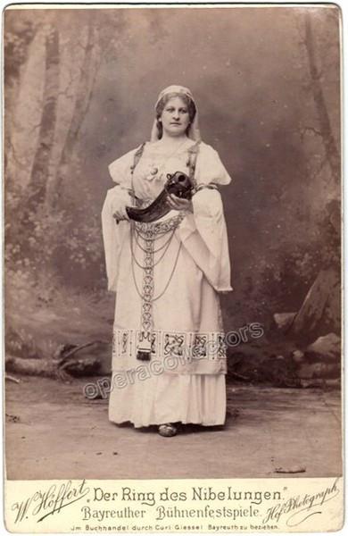 Reuss-Belce, Luise - Cabinet Photo as Gutrune