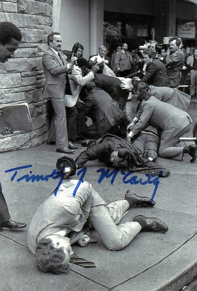 McCarthy, Timothy - Ronald Reagan Assassination Attempt Photo Signed