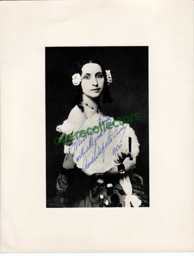Galli-Curci, Amelita - signed photo shown as Violetta in La Traviata
