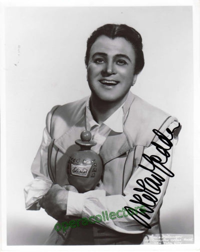 Gedda, Nicolai - Signed Photo as Nemorino in Elisir