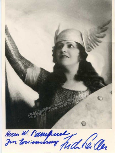 Leider, Frida - Signed Poto as Brunnhilde in Gotterdammerung
